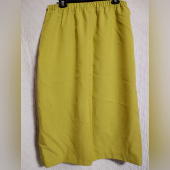 Allison Woods vintage 2pc skirt suit. Mustard yellow size 18W - Picture 2 of 8